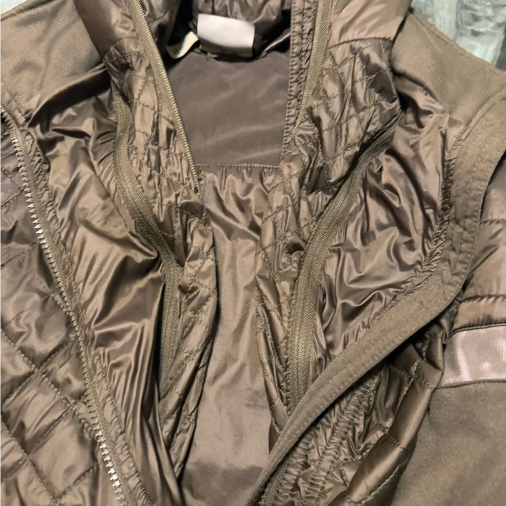Athleta Quilted Green seaweed Hooded Rock Springs CYA Jacket - Picture 4 of 8